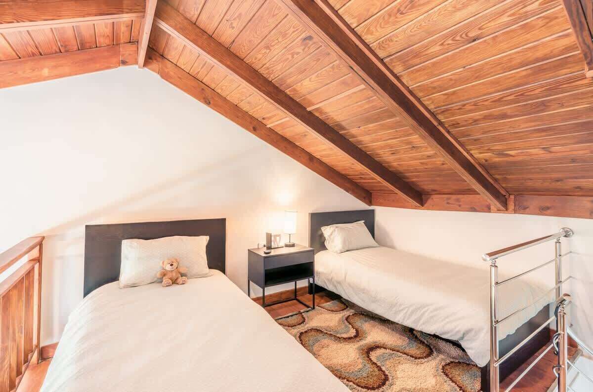4 chambres, fer et planche à repasser, Wi-Fi, draps fournis