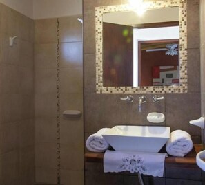 Bathroom - Finca Silvestre, House 3 (Capitán Montoya)