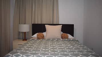 3 dormitorios, tabla de planchar con plancha, wifi gratis y ropa de cama