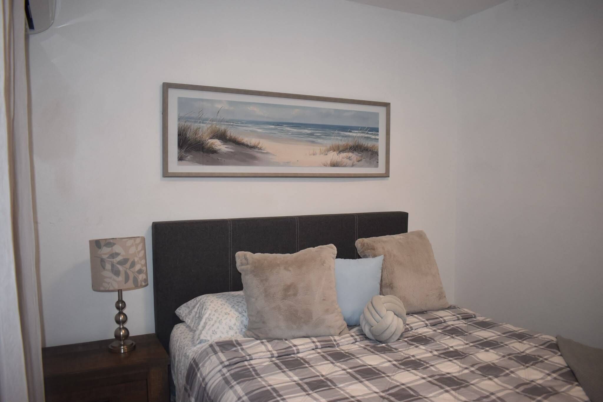 3 bedrooms, iron/ironing board, WiFi (free), bed sheets