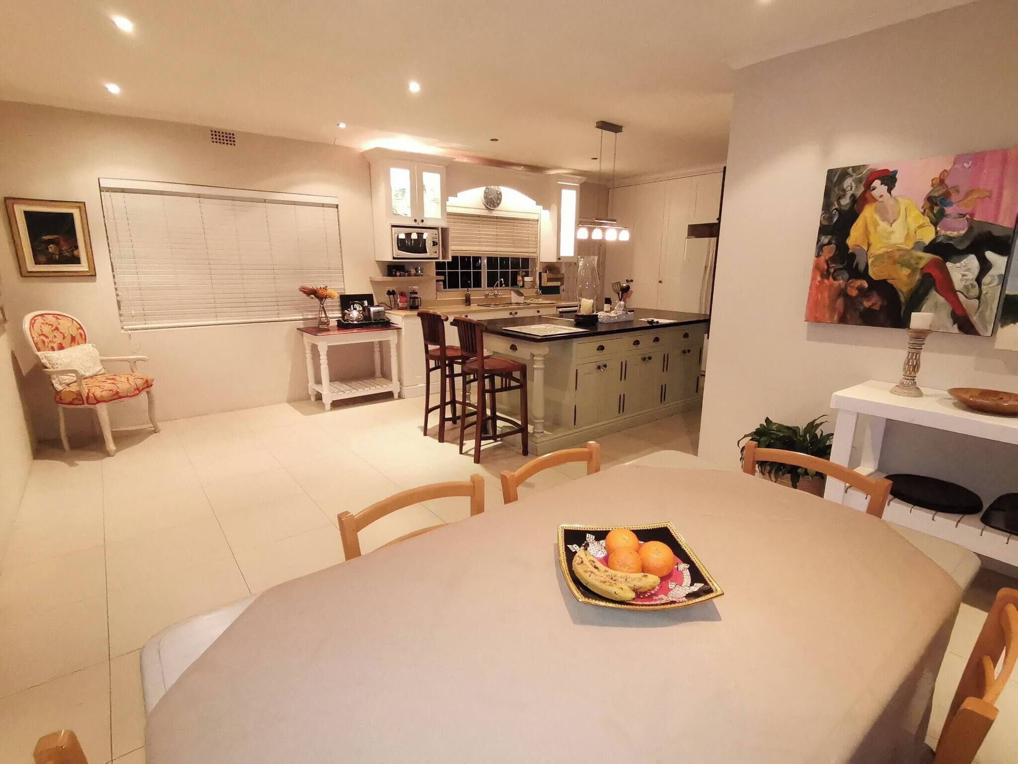 Casa, 2 quartos, piscina particular, vista para o jardim | Sala de jantar