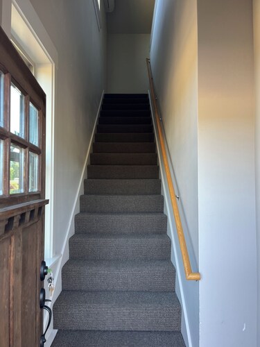 Cozy 1-bedroom apartment in welcoming Springfield with AC