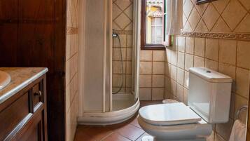Apartment, eigenes Bad | Badezimmer | Haartrockner, Bidet, Handtücher, Seife