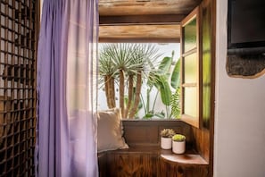 Apartment, 2 Bedrooms, Private Bathroom, Courtyard View | Interior