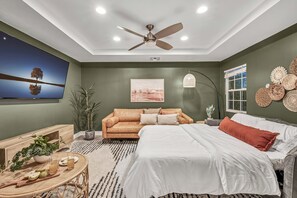 Living area - NEW! Heated Pool, Hot Tub, Putting Green, Game Yard & Near Downtown Phoenix! (Phoenix)