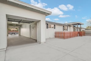 Exterior - NEW! Heated Pool, Hot Tub, Putting Green, Game Yard & Near Downtown Phoenix! (Phoenix)