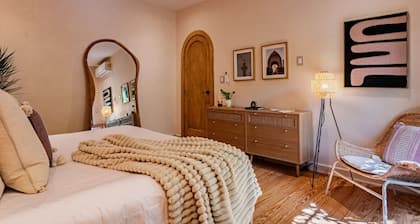 Lux 10-BR Condesa Villa · Heated Pool · Sleeps 20