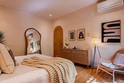 Lux 10-BR Condesa Villa · Heated Pool · Sleeps 20