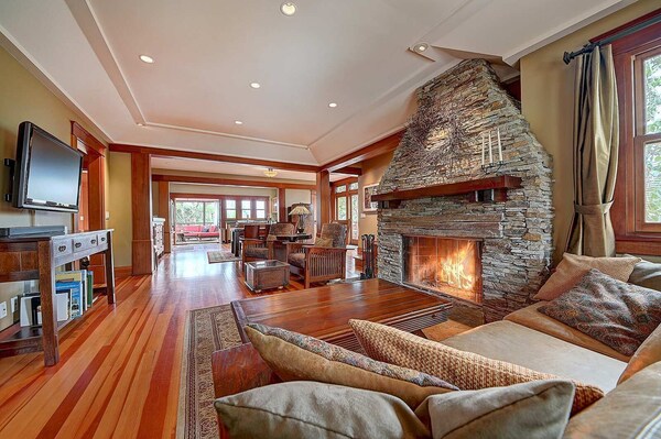 Historic Craftsman - Pet Friendly - Sleeps 6 - Long Beach, CA