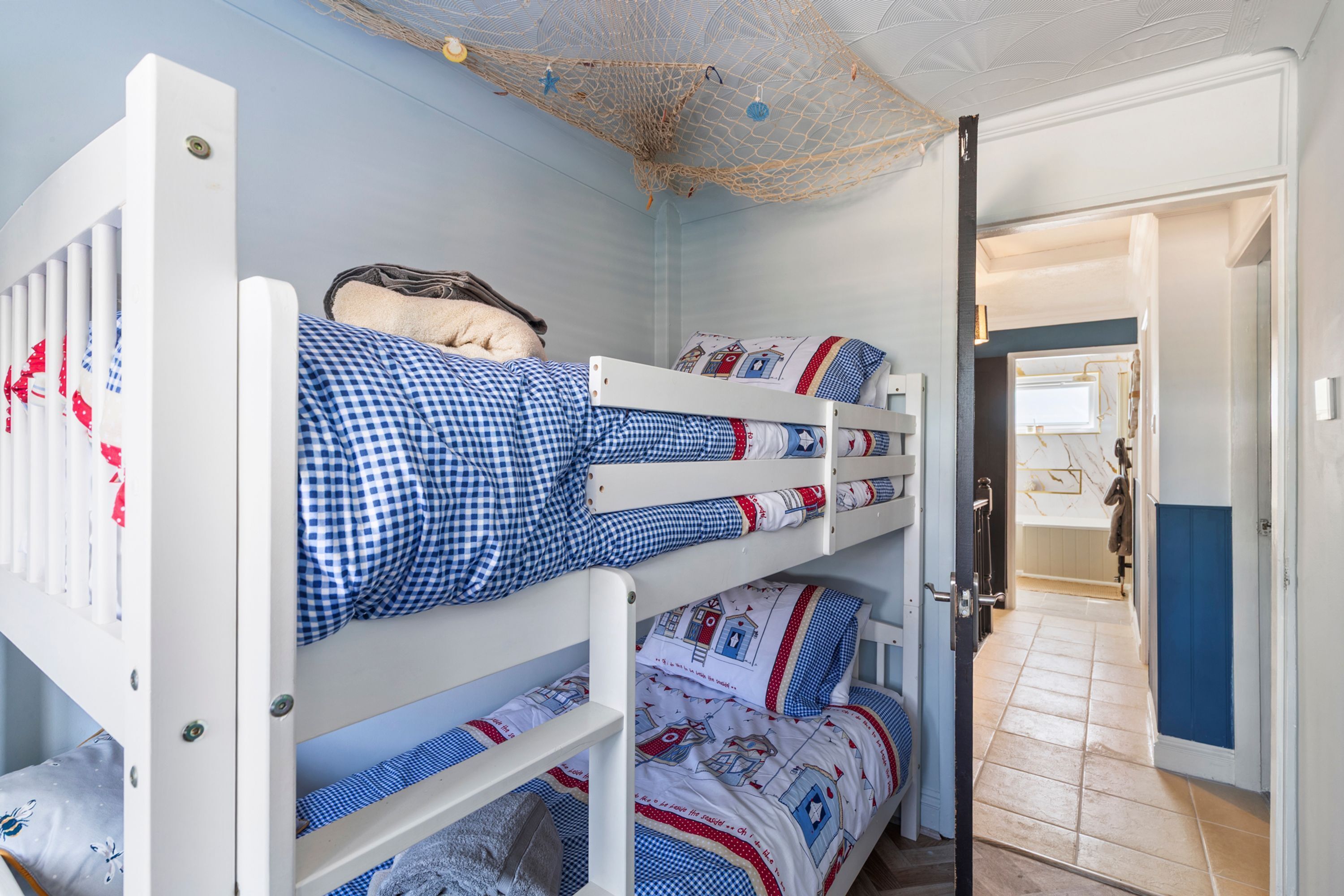 4 Schlafzimmer, Bügeleisen/Bügelbrett, Bettwäsche