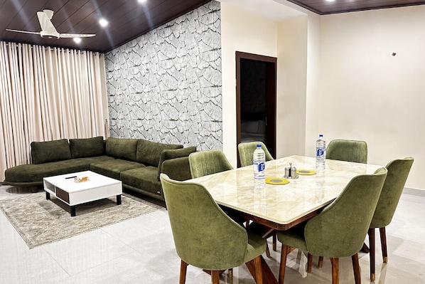 Departamento, vista a la montaña | Interior