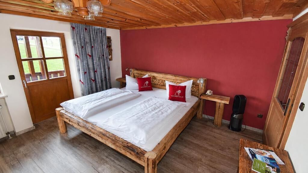 Habitación doble, balcón, vista al patio | Wifi gratis 