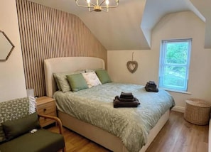 Iron/ironing board, WiFi, bed sheets - 4 Bed Eco-Retreat With Parking Near Bushmills (Bushmills)