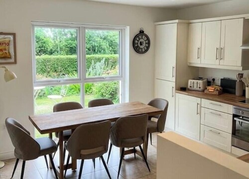 4 Bed Eco-Retreat With Parking Near Bushmills