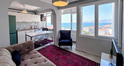Renovated comfy apartment with unique sea view