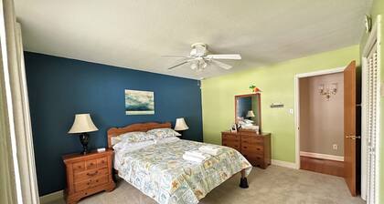 3BR Coastal Escape with Bogue Sound Access