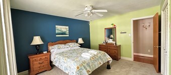 3BR Coastal Escape with Bogue Sound Access
