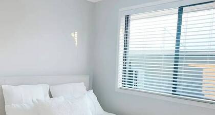 Modern Dream House | Stylish, Bright & Peaceful Near CBD