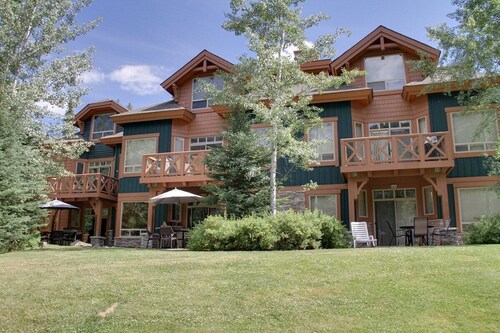 Panorama Mountain Resort 2BR/2BA Perfect Family Ski Getaway-February 20-27 2027