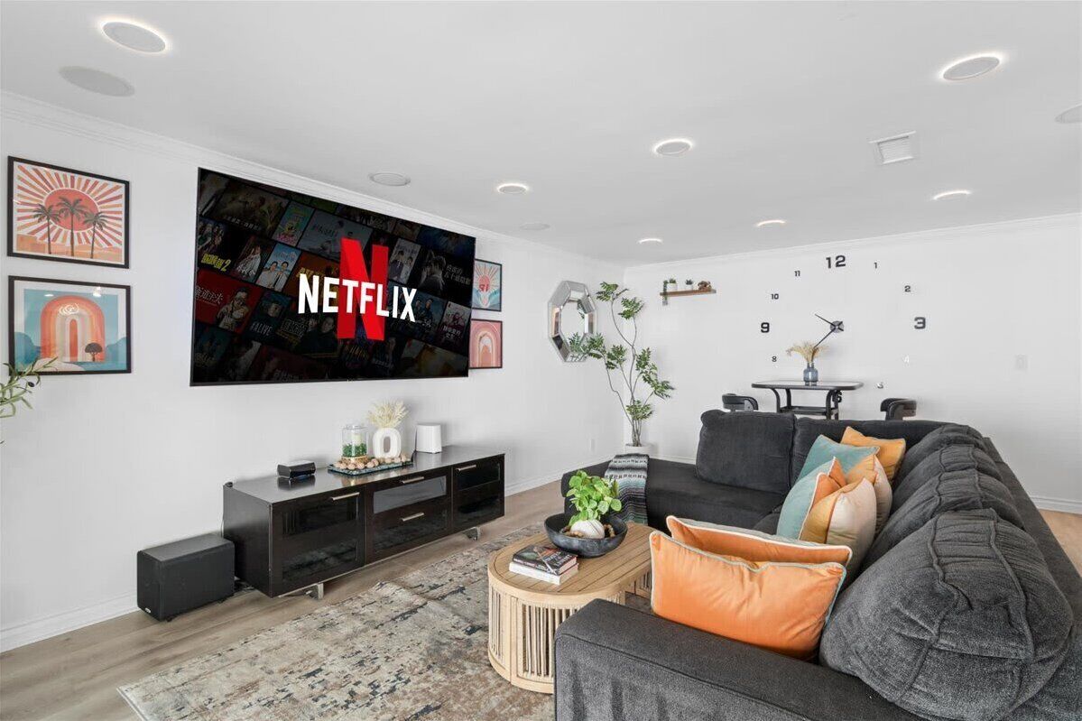 Fernseher, Kamin, Arbeitsbereiche