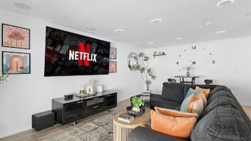 Fernseher, Kamin, Arbeitsbereiche