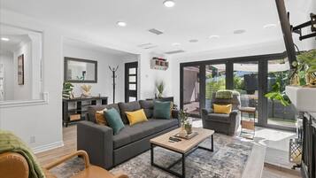 TV, fireplace, offices