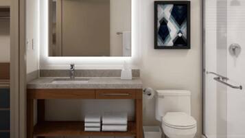 Suite estudio, para no fumadores, cocina | Baño | Tina con regadera, secadora de cabello, toallas, jabón