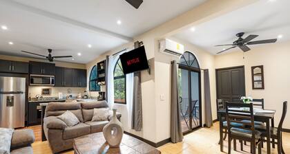 Jaguar Suite #3 Walk to Beach-2BR/2BA-Pool + Fast WiFi-Vacation/Monthly Stays