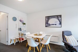 Dining - Urban Oasis - Christchurch Holiday Home (Christchurch)