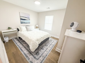 3 bedrooms, iron/ironing board, WiFi (free), bed sheets