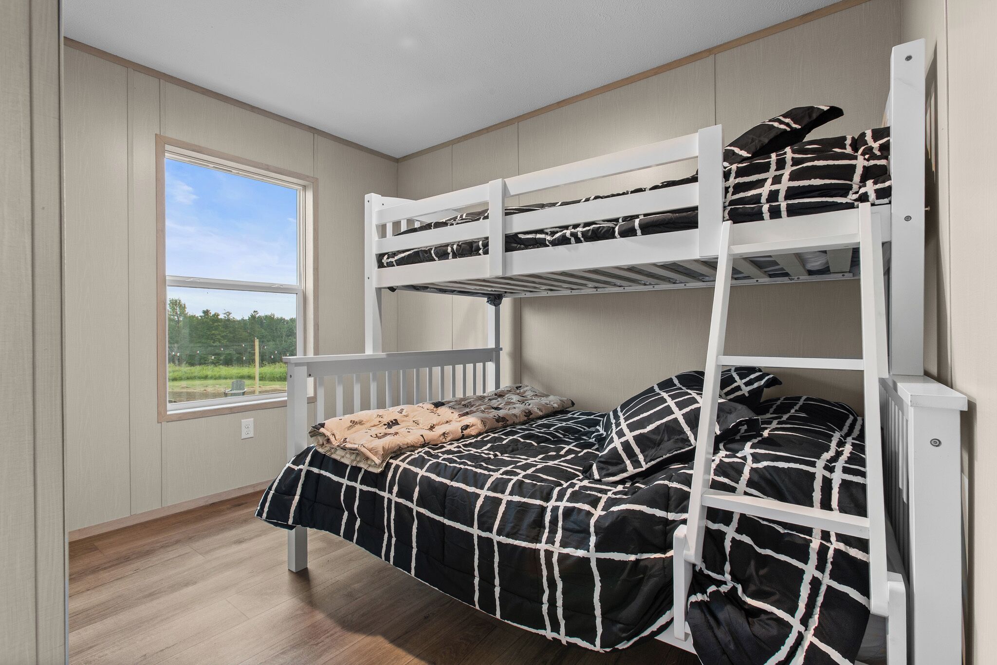 3 bedrooms, WiFi, bed sheets