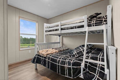 Hot Tub Retreat on 190-Acre Farm · Sleeps 6
