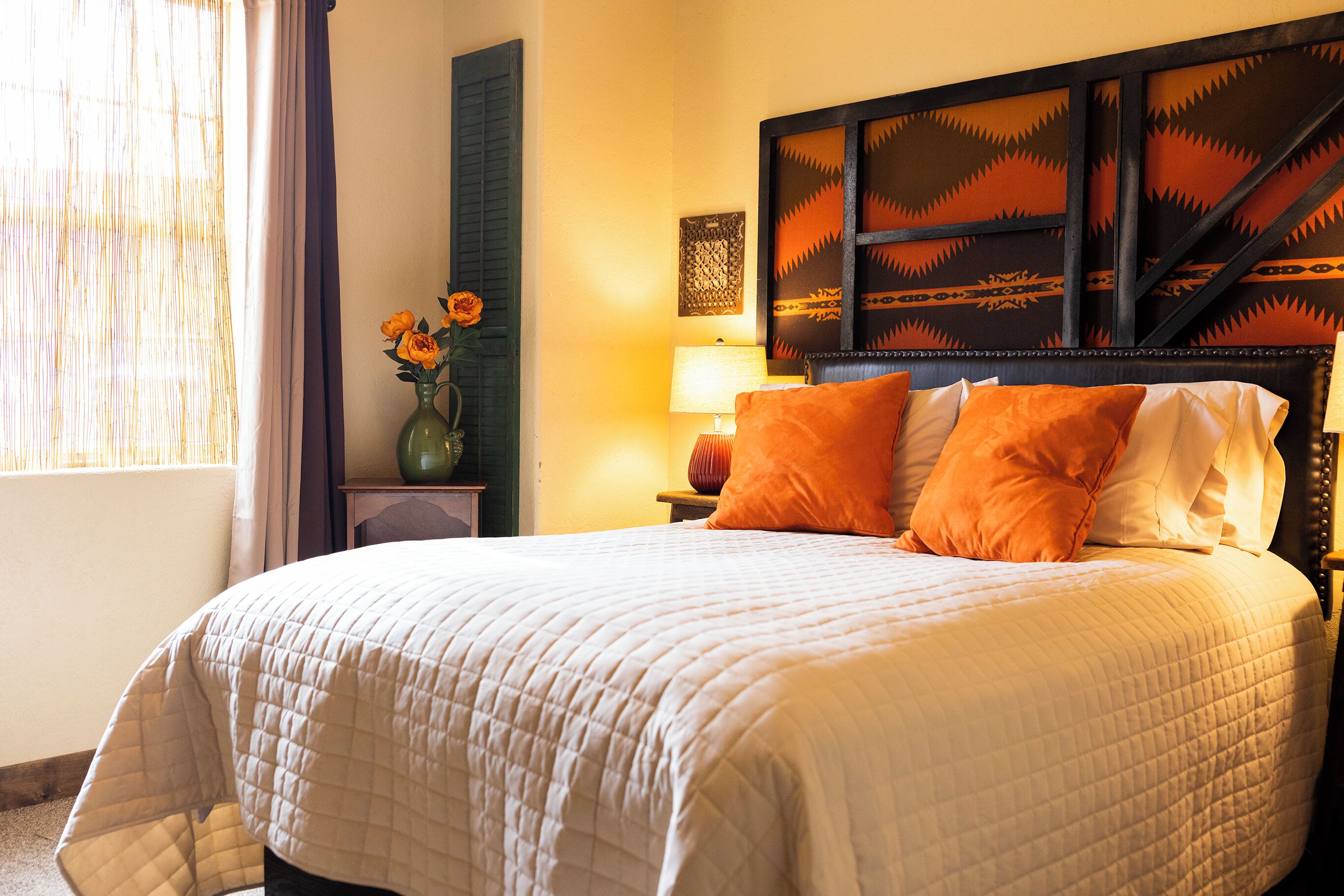 Deluxe Condo, Kitchen, Ground Floor | WiFi (free)