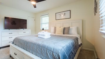 4 bedrooms, iron/ironing board, WiFi, bed sheets