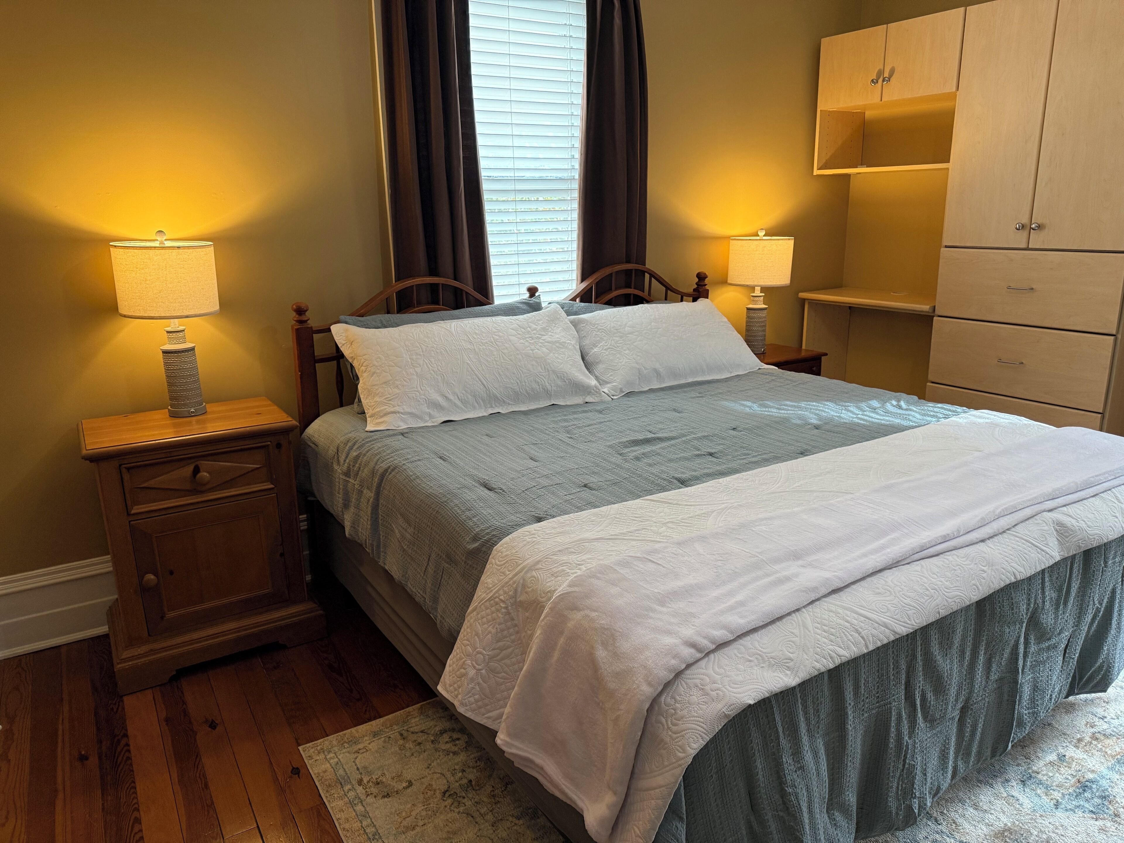 2 chambres, fer et planche à repasser, Wi-Fi, draps fournis