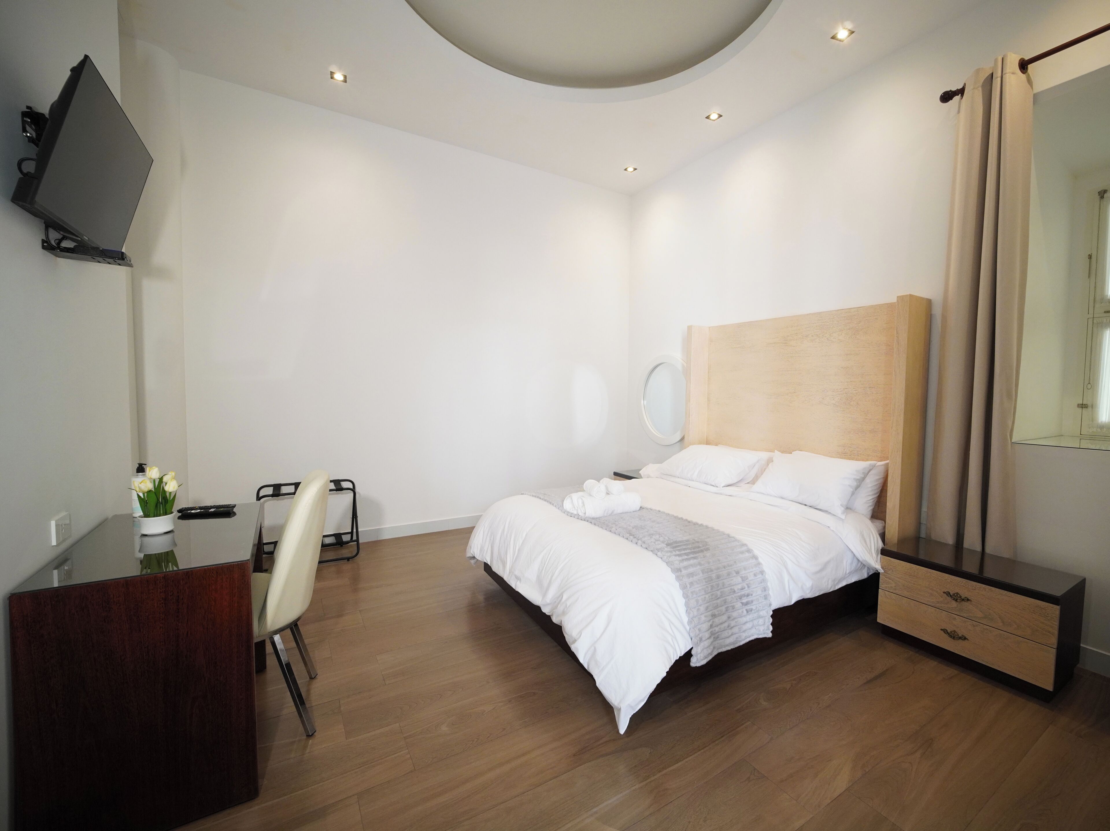 Comfort Double or Twin Room | In-room safe, desk, laptop workspace, WiFi (free)