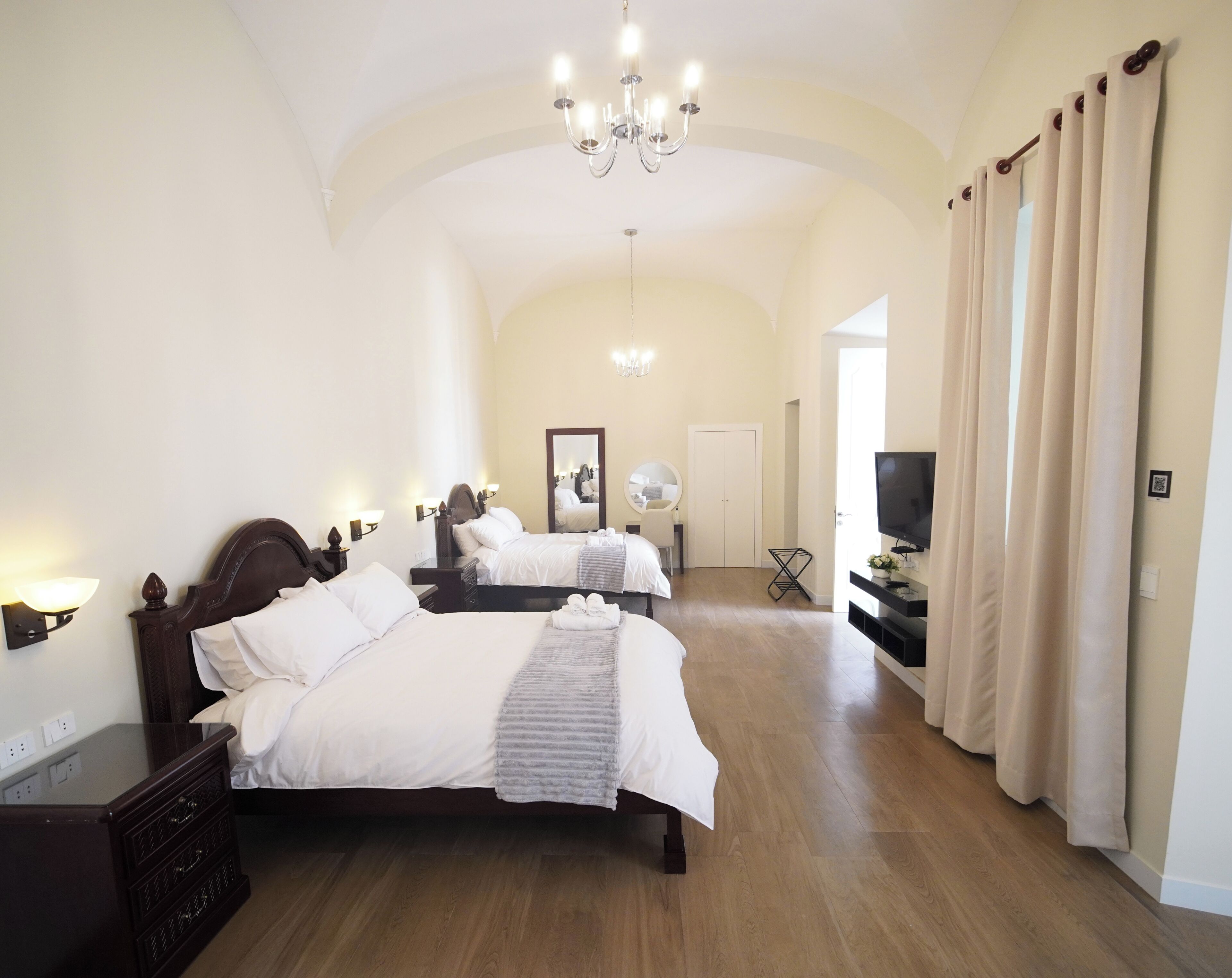 Deluxe Double Room | In-room safe, desk, laptop workspace, free WiFi