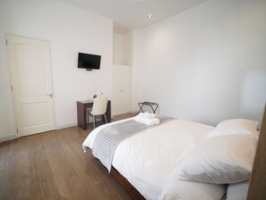 In-room safe, desk, laptop workspace, free WiFi - Patrimonial Hotel Boutique (Cochabamba)