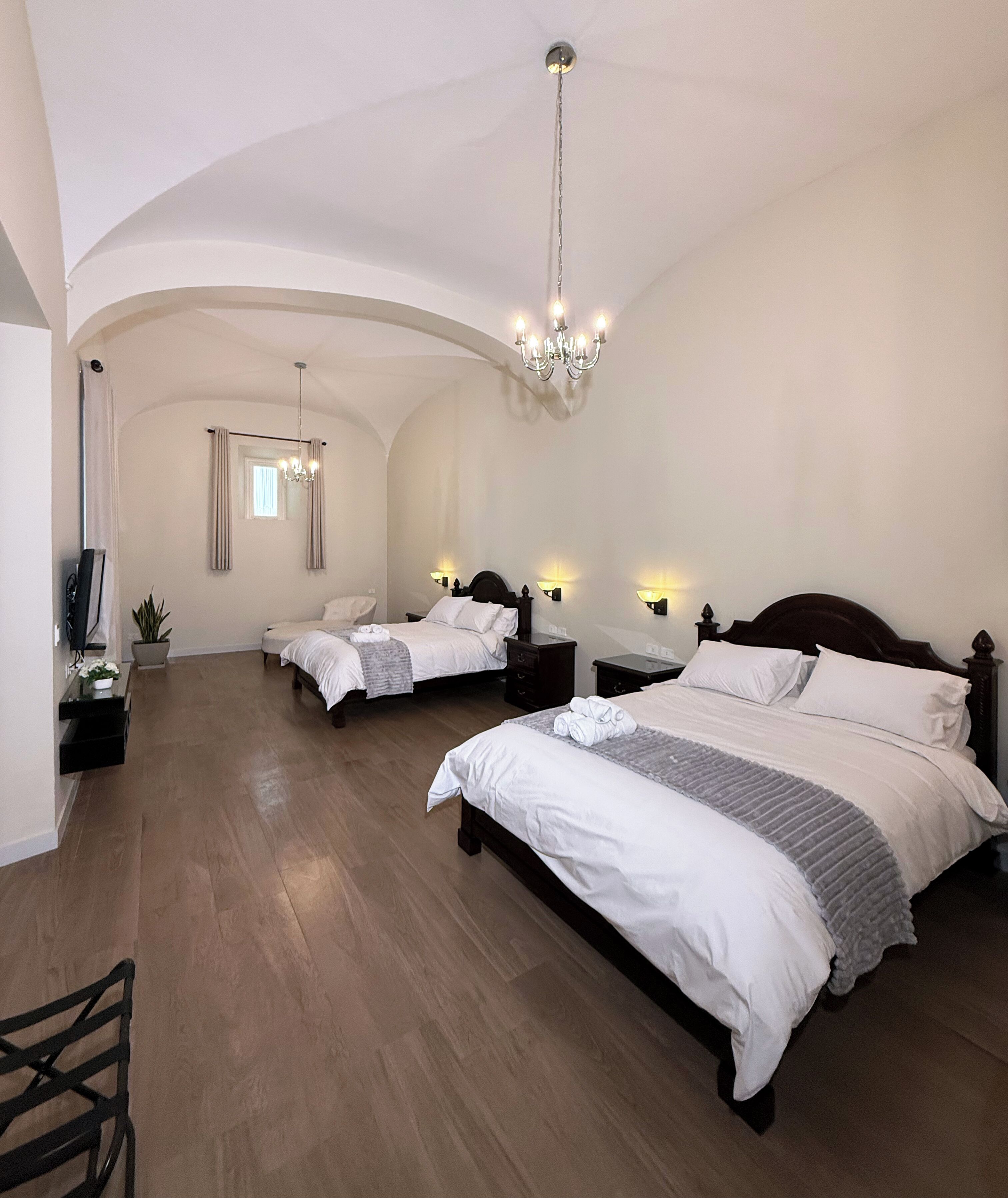 Deluxe Double Room | In-room safe, desk, laptop workspace, free WiFi