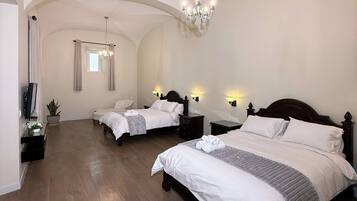 Deluxe Double Room | In-room safe, desk, laptop workspace, free WiFi