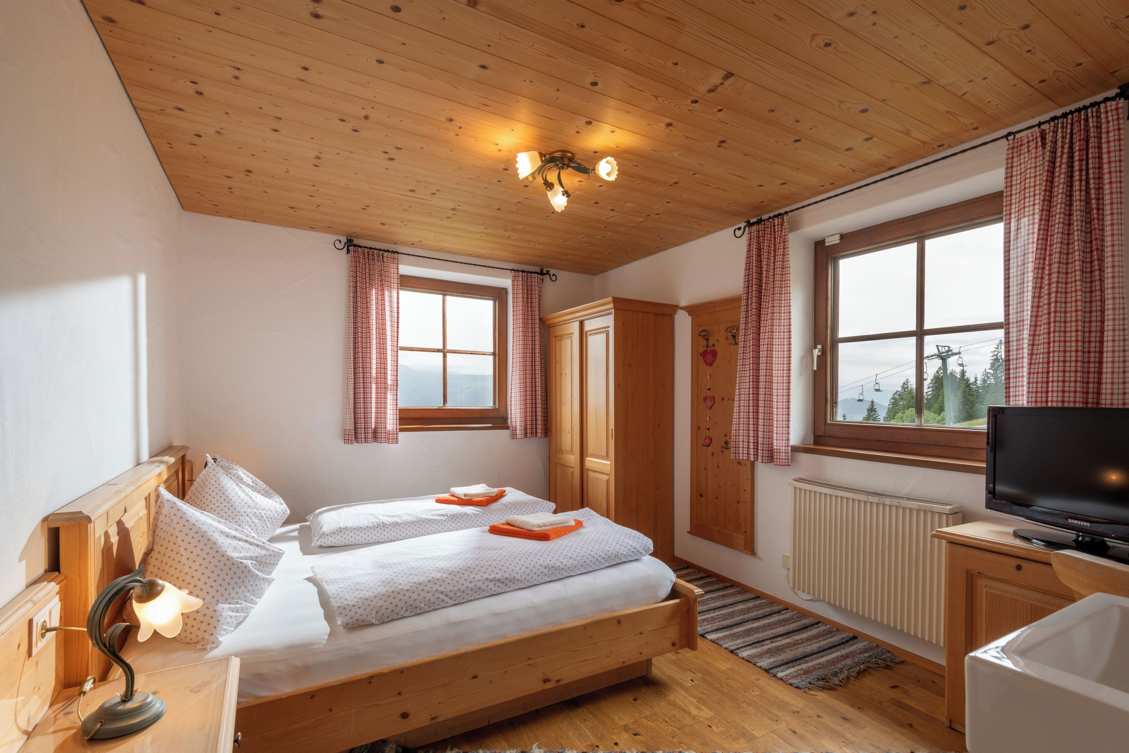 6 chambres, Wi-Fi, draps fournis