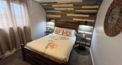 Comfortable 2 Bedroom Home in Historic Hibbing