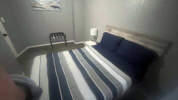 2 habitaciones, tabla de planchar con plancha, wifi y ropa de cama