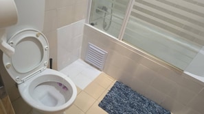 Bathroom - Room-singh Leite Holiday Home Cosy Room (Lisbon)