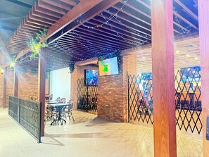 Dining - Spacious condo resort and water park in Kissimmee Florida. (Kissimmee)