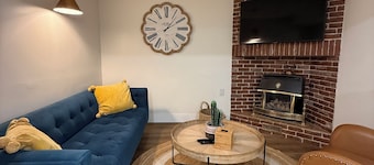 Cozy private studio | Full kitchen | Full bathroom | Free parking
