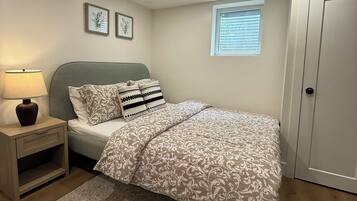 1 chambre, fer et planche à repasser, Wi-Fi, literie fournie