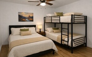 3 bedrooms, desk, iron/ironing board, WiFi - Cozy Mountain Retreat - Private Hot Tub & Fire Pit (Sevierville)