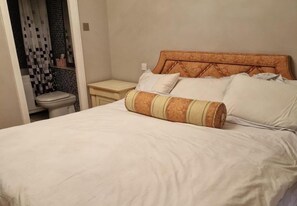 Room - Charming Dartford Apartment With a View (Dartford)