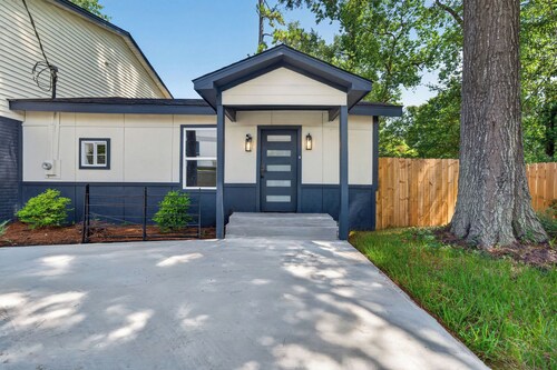 Lakefront Retreat by The Woodlands w/ Private Dock